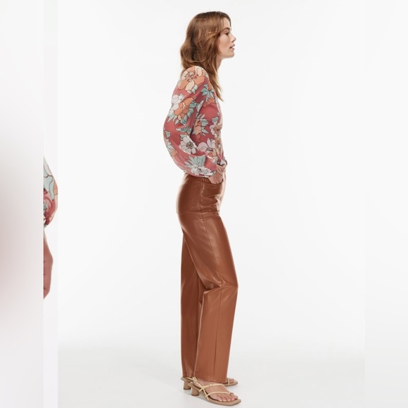 Aritzia Melina Pant - Picture 3 of 5